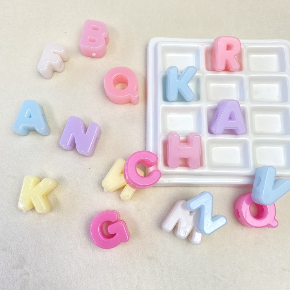 Perles de lettres en acrylique - Jewelry Making Degree avis et prix
