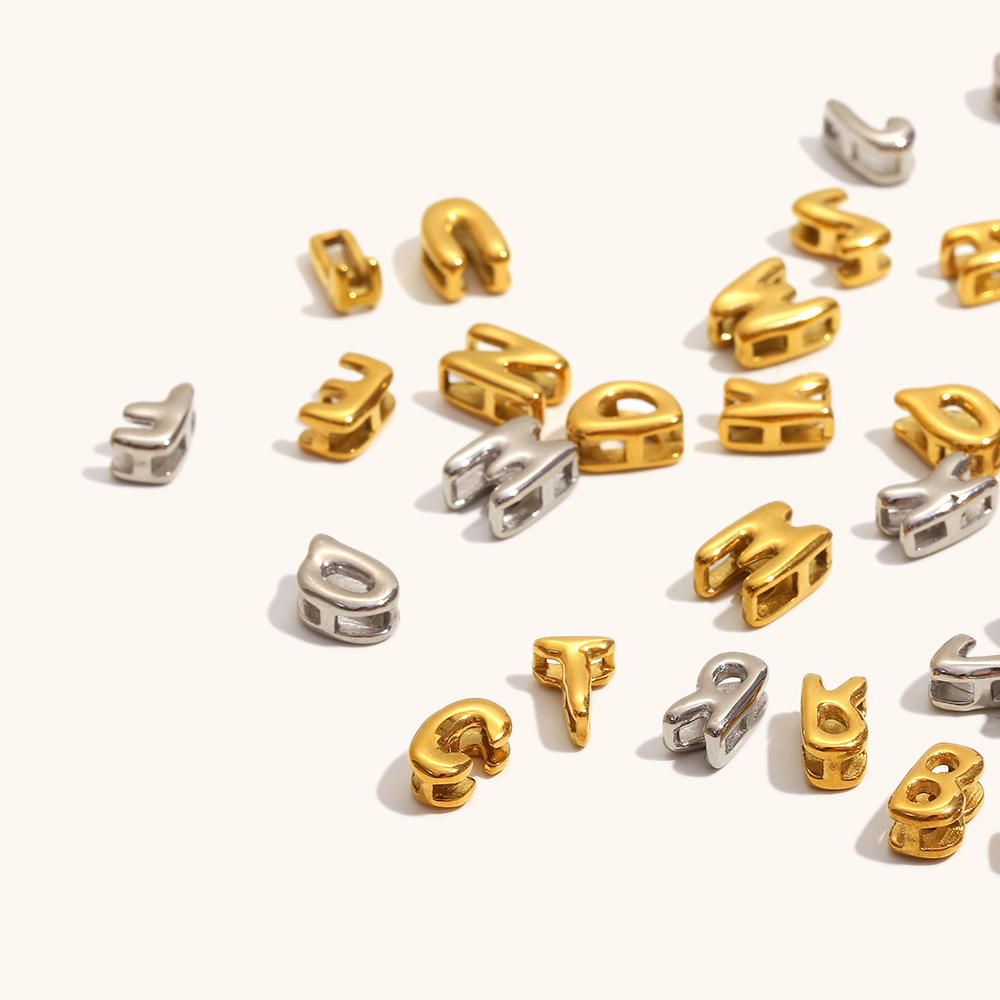 La.Muses 26 lettre perle creus - Jewelry Making In La avis et prix